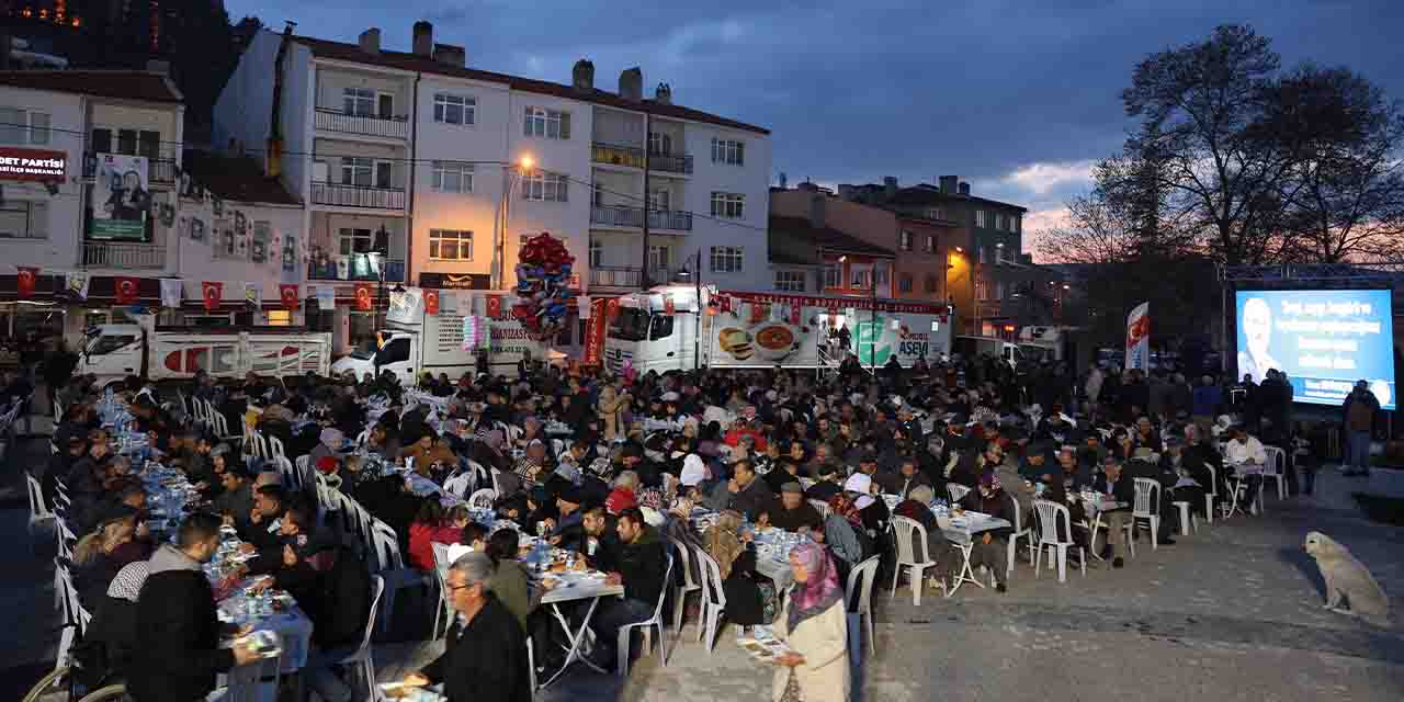 Seyitgazi sakinleri iftarda bir araya geldi