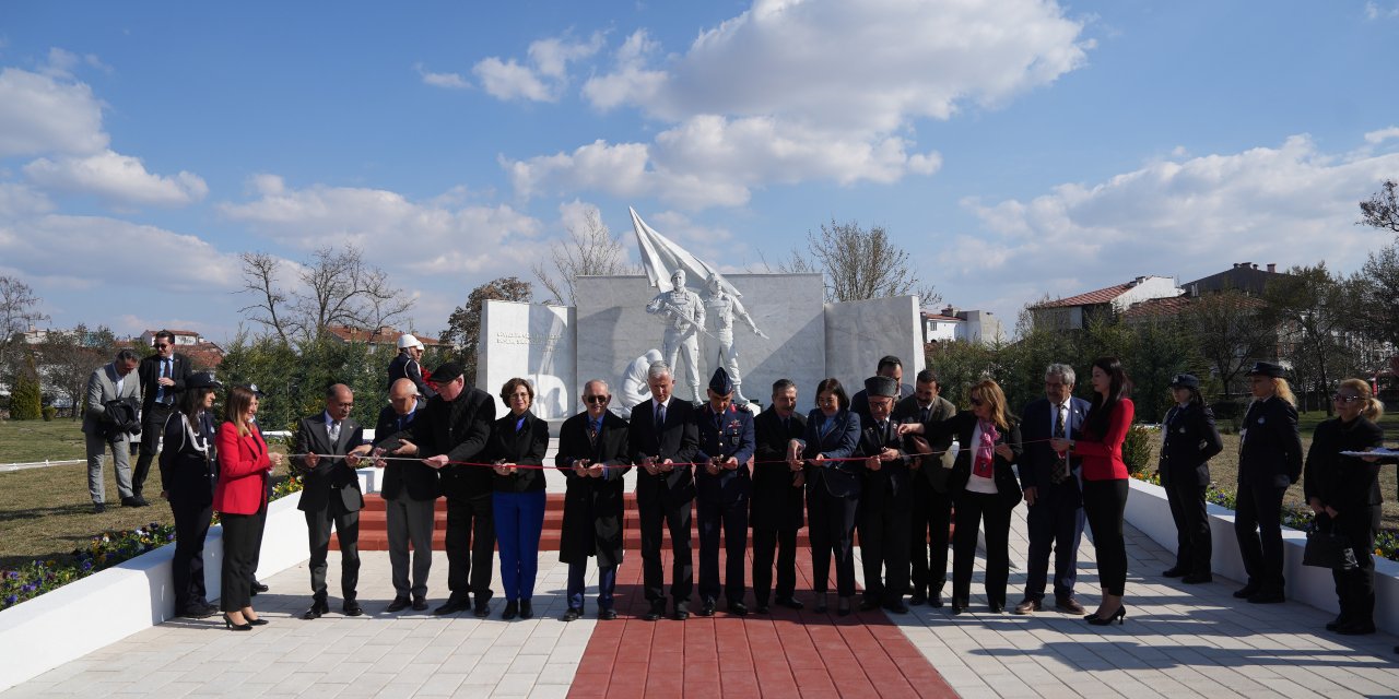 "Şehitler Anıtı” büyük bir katılımla açıldı!