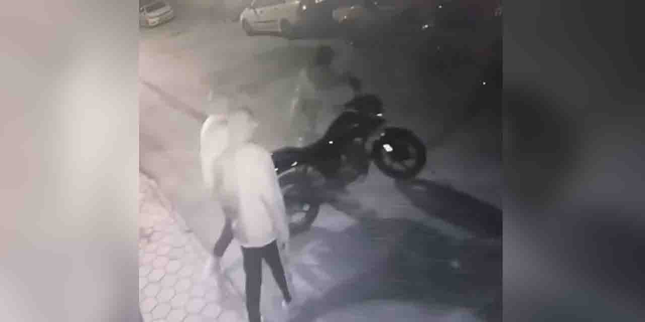 Eskişehir'de motosiklet hırsızları kameralara yakalandı