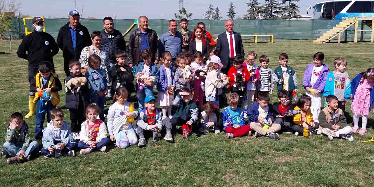 Miniklerden sahipsiz sokak hayvanları merkezine ziyaret