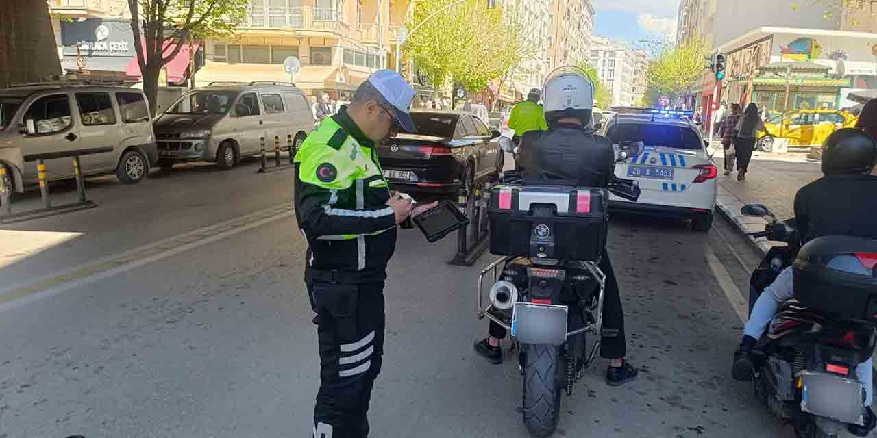 Eskişehir'de motosikletlilere ceza yağdı