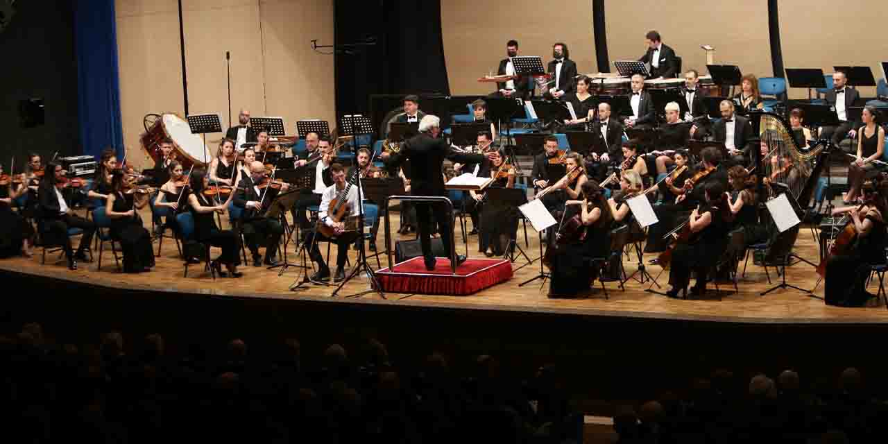 Senfoni orkestrası konserin açılışını yaptı