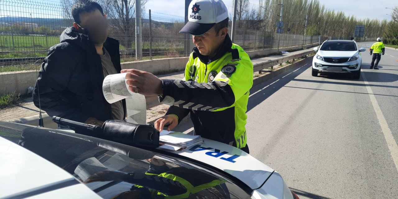 Eskişehir'de polisten sıkı denetim: 583 sürücüye ceza