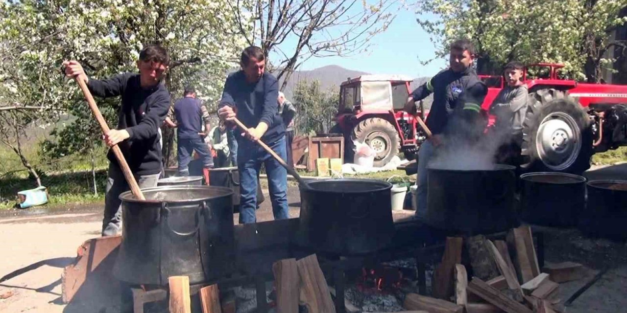 Asırlık gelenek bu bayramda devam etti...
