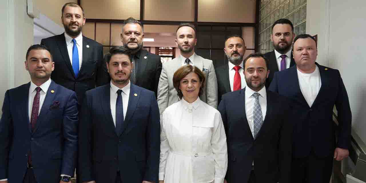 Eskişehirspor'dan Başkan Ünlüce'ye tebrik ziyareti
