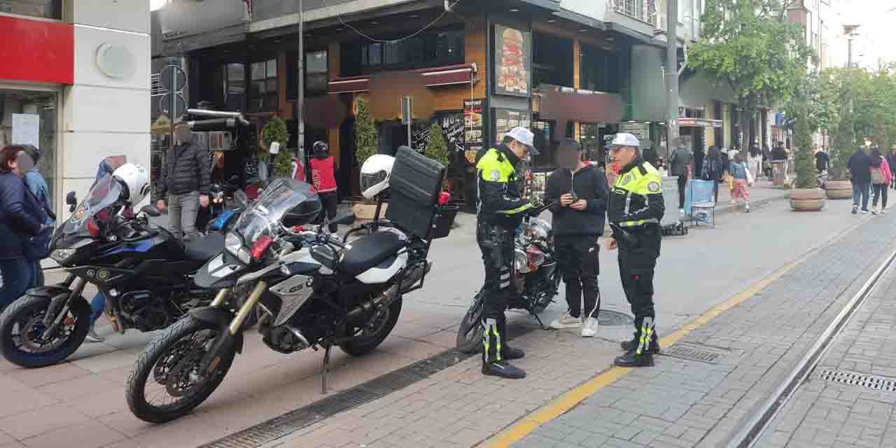 Eskişehir'de motosiklet sürücülerine ceza yağdı