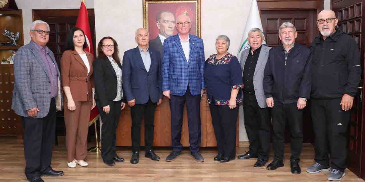 Eskişehir Kırım Derneği'nden Başkan Kurt'a tebrik ziyareti
