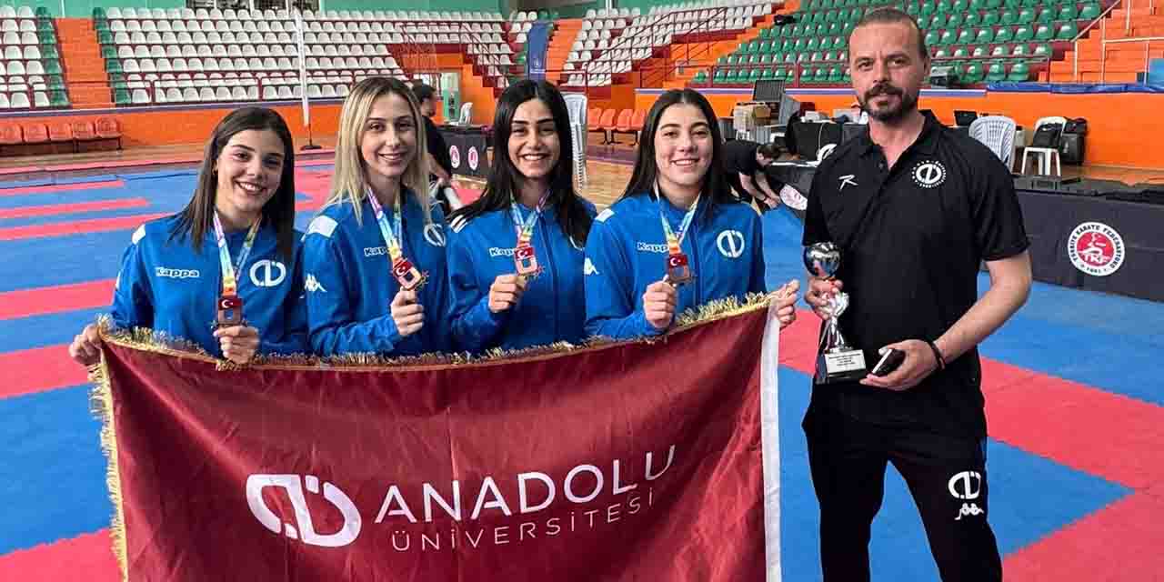 Anadolu Üniversitesi Sporcuları madalya ile döndü