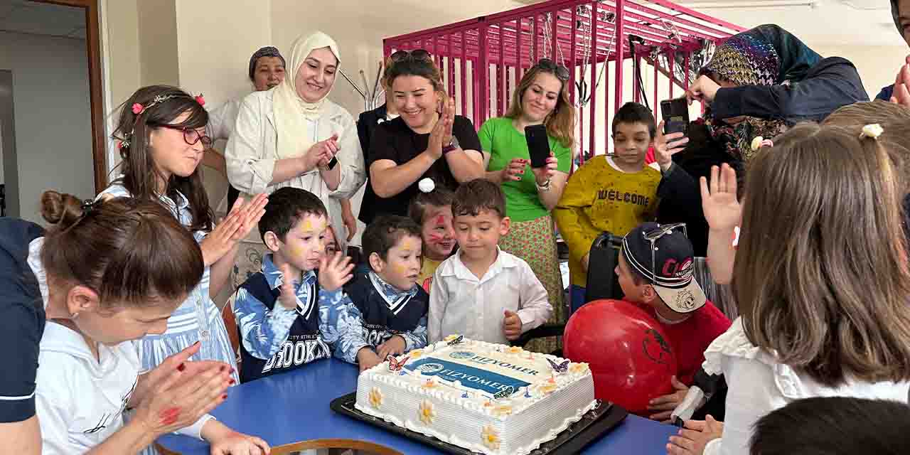 Eskişehir'de tedavi gören çocuk hastalara özel kutlama