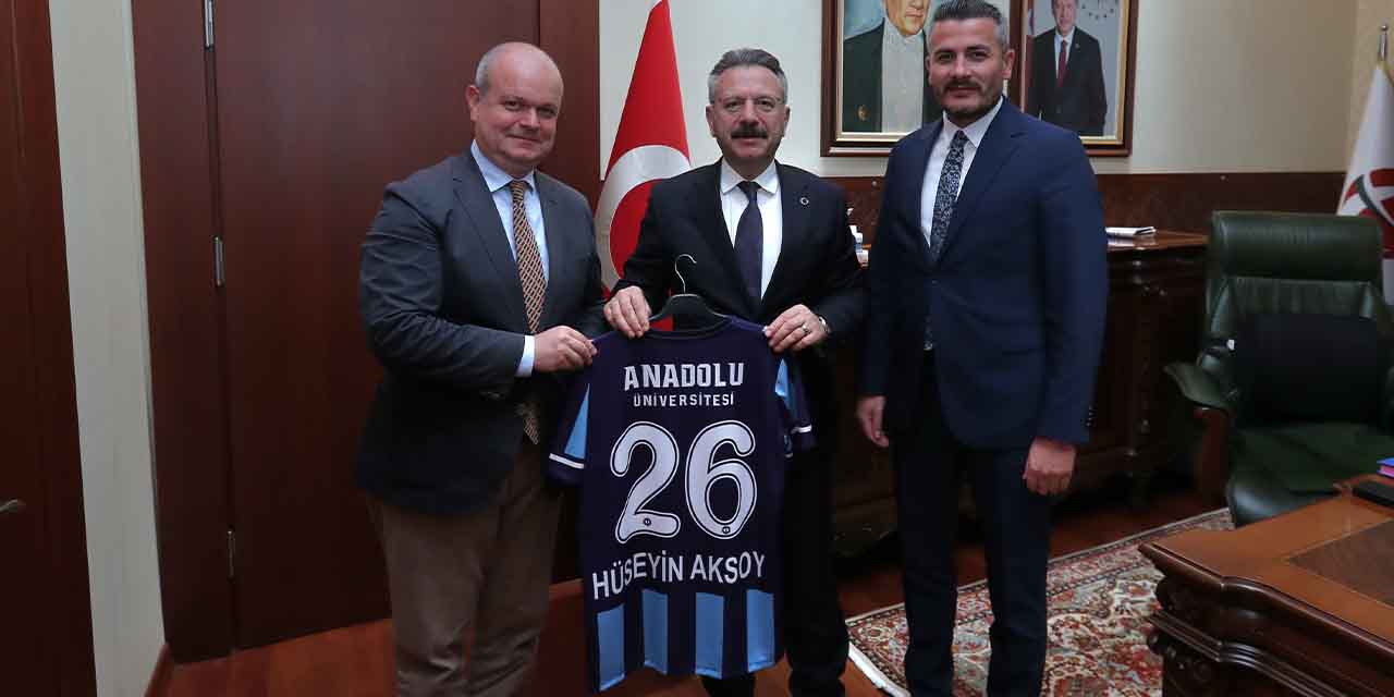 Anadolu Üniversitesi Spor Kulübü'nden Vali Aksoy'a ziyaret