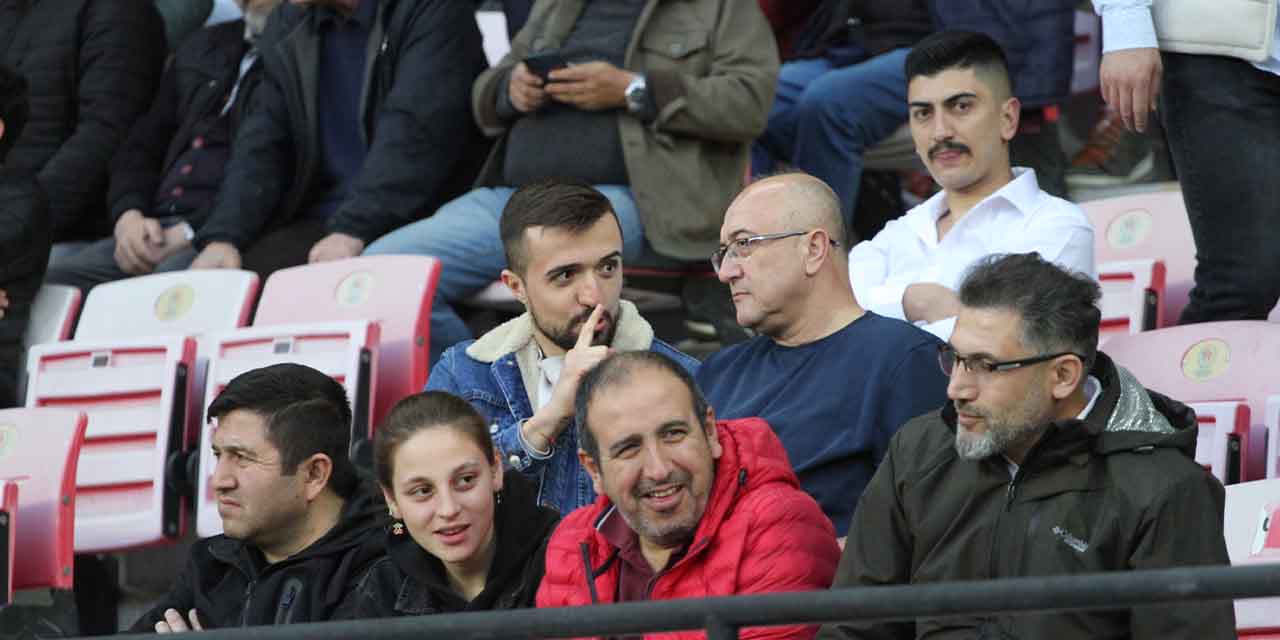 Eskişehirspor'un eski file bekçisi Anadolu maçındaydı