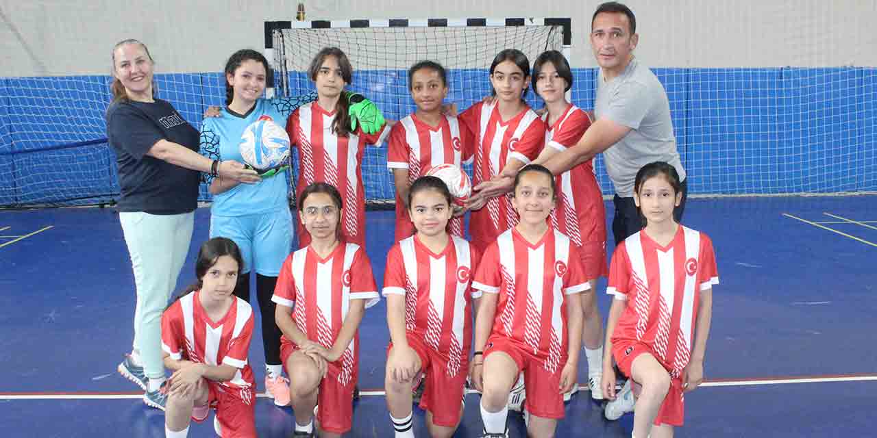 Küçük Kızlar Futsal'da yarı final heyecanı