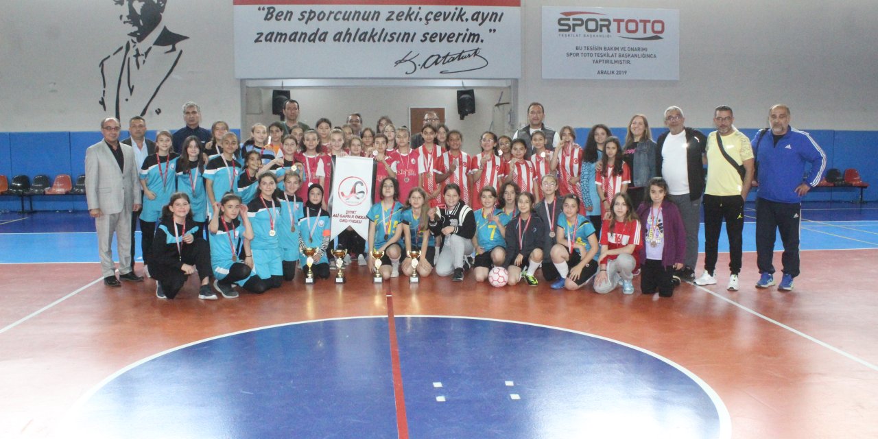 Küçük Kızlar Futsal İl Birinciliği sona erdi