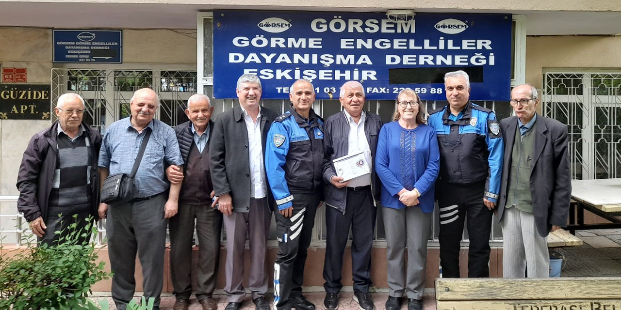 Eskişehir'de polis ekipleri engelli vatandaşları ziyaret etti