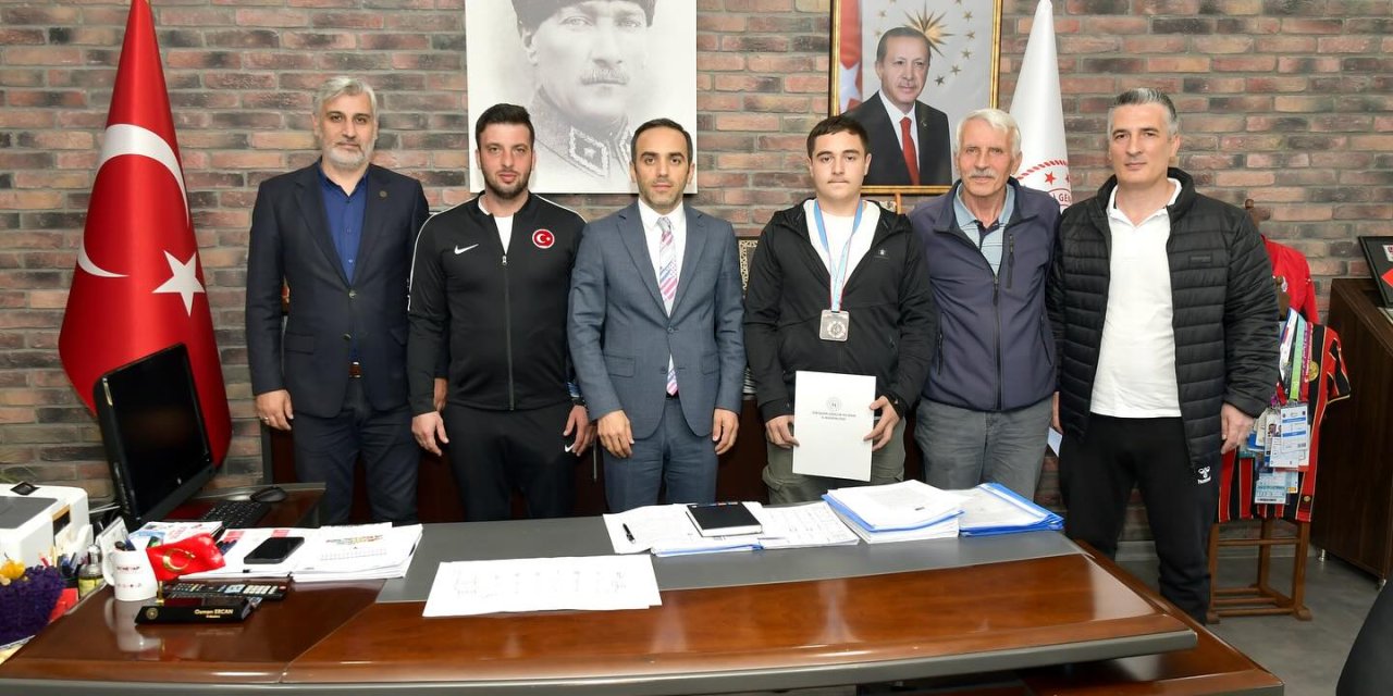 Judocular Müdür Ercan’ı ziyaret etti