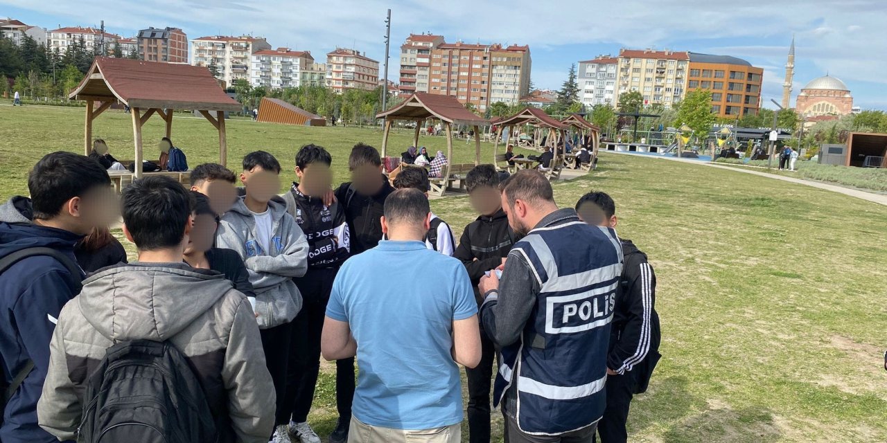 Eskişehir'de parklarda denetim: 33 şüpheli sorgulandı