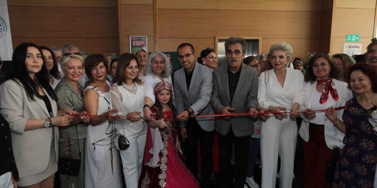 Eskişehir Halk Merkezi kursiyerlerinden resim sergisi