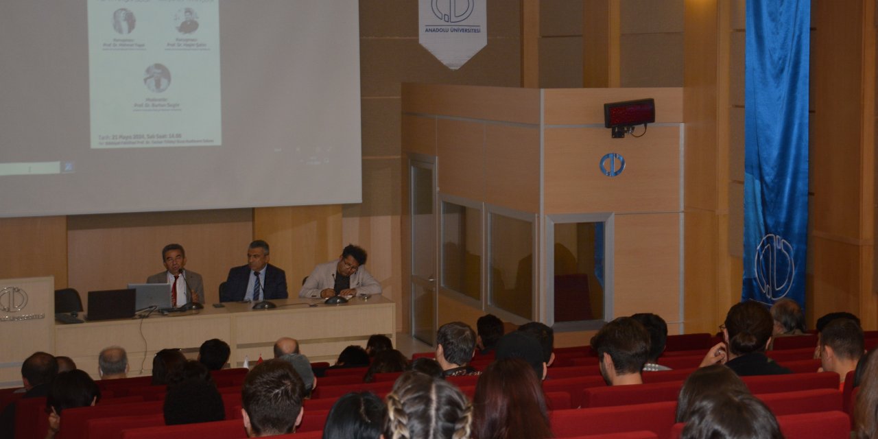 ‘Cumhuriyet Dönemi’nde Türk Arşivciliği' semineri düzenlendi