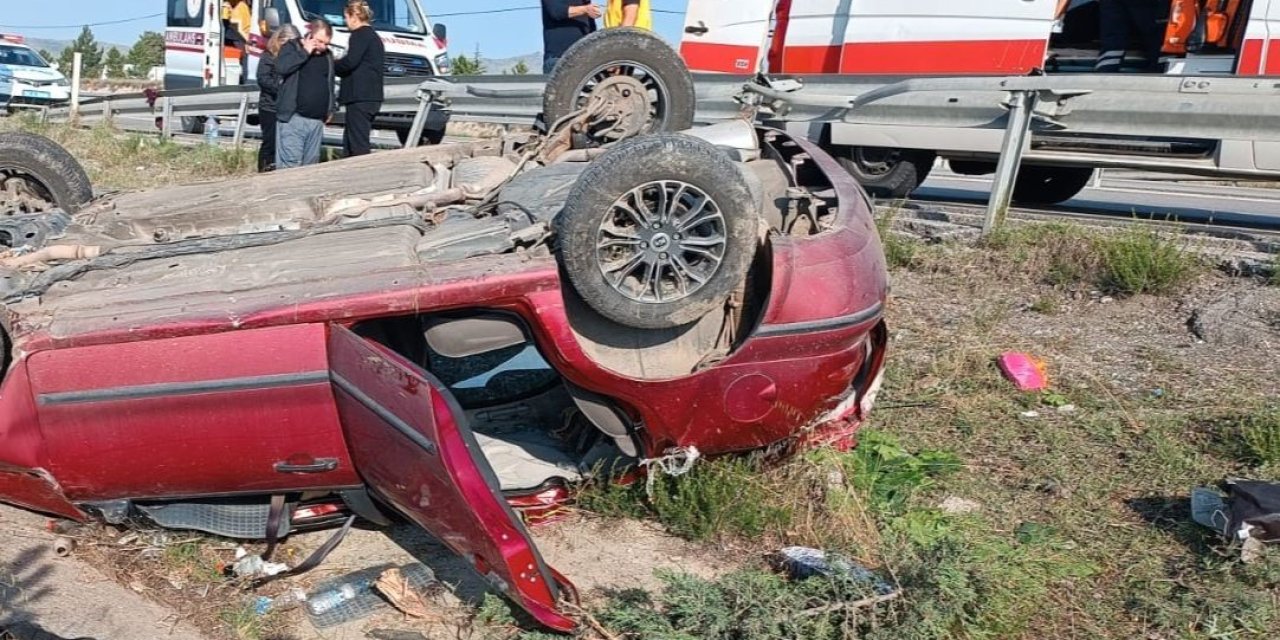 Afyon'da otomobil hurdaya dönüştü: 4 yaralı!