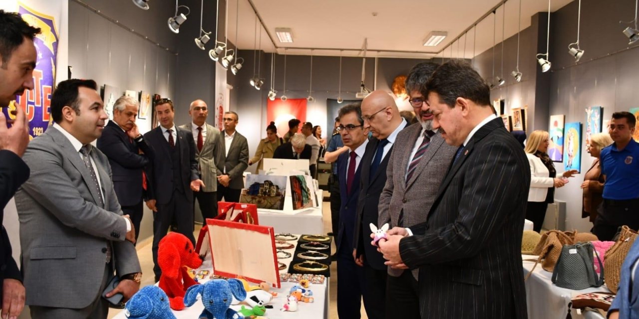 Eskişehir'de hükümlülerin El Emeği Göz Nuru Sergisi açıldı