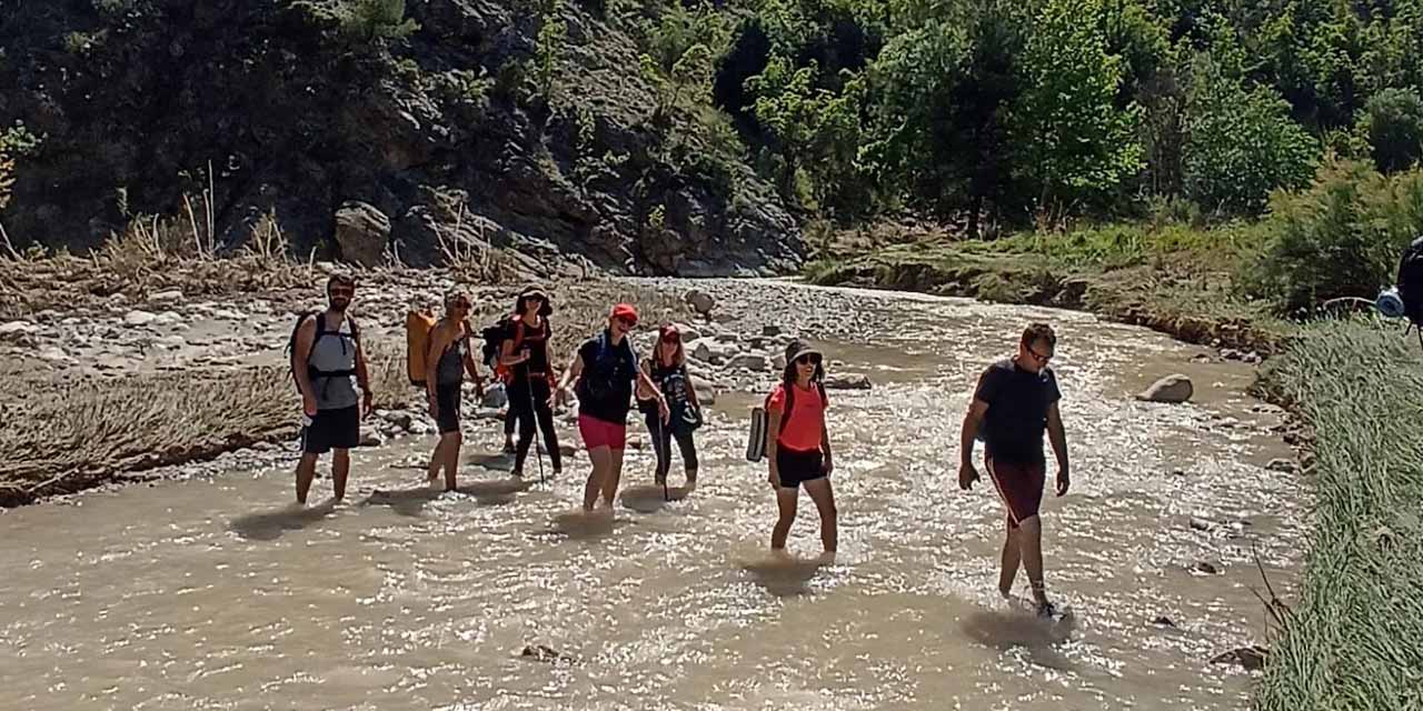 Eskişehirli doğa tutkunlarının kanyon yürüyüşü