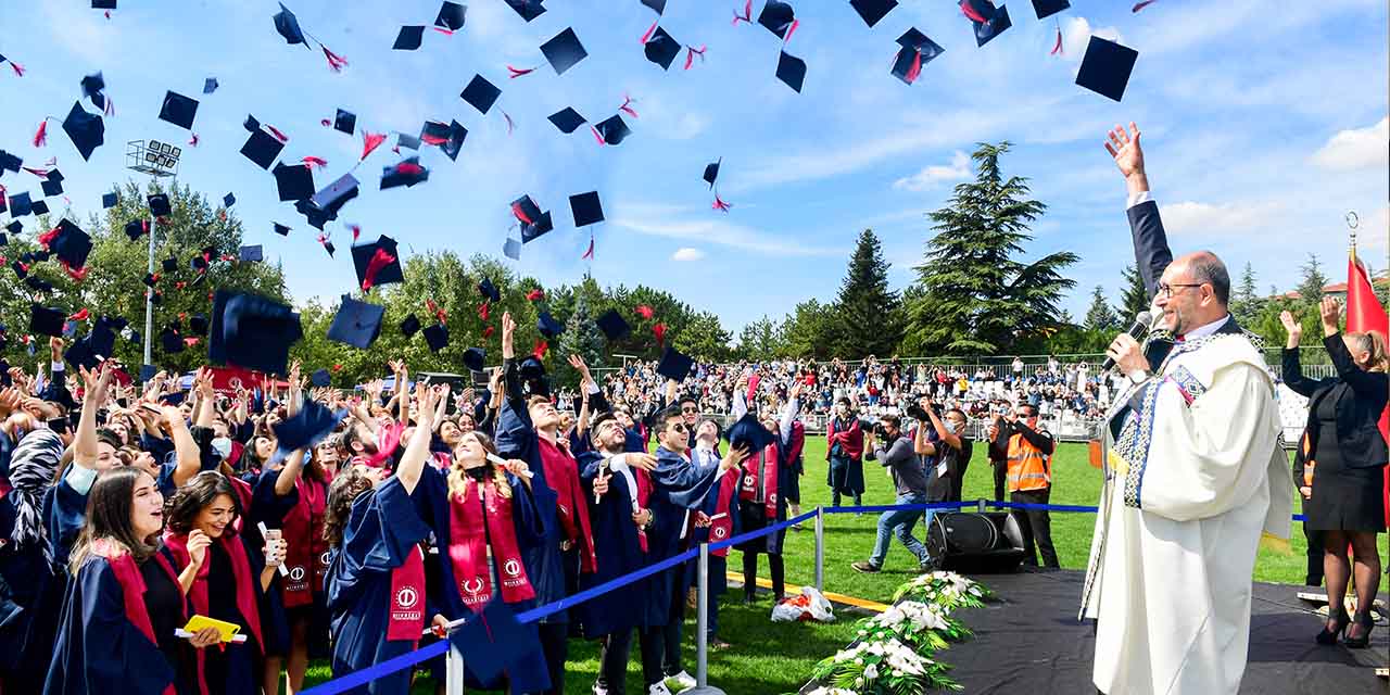 Anadolu Üniversitesi mezuniyet için hazırlıkları tamamlandı