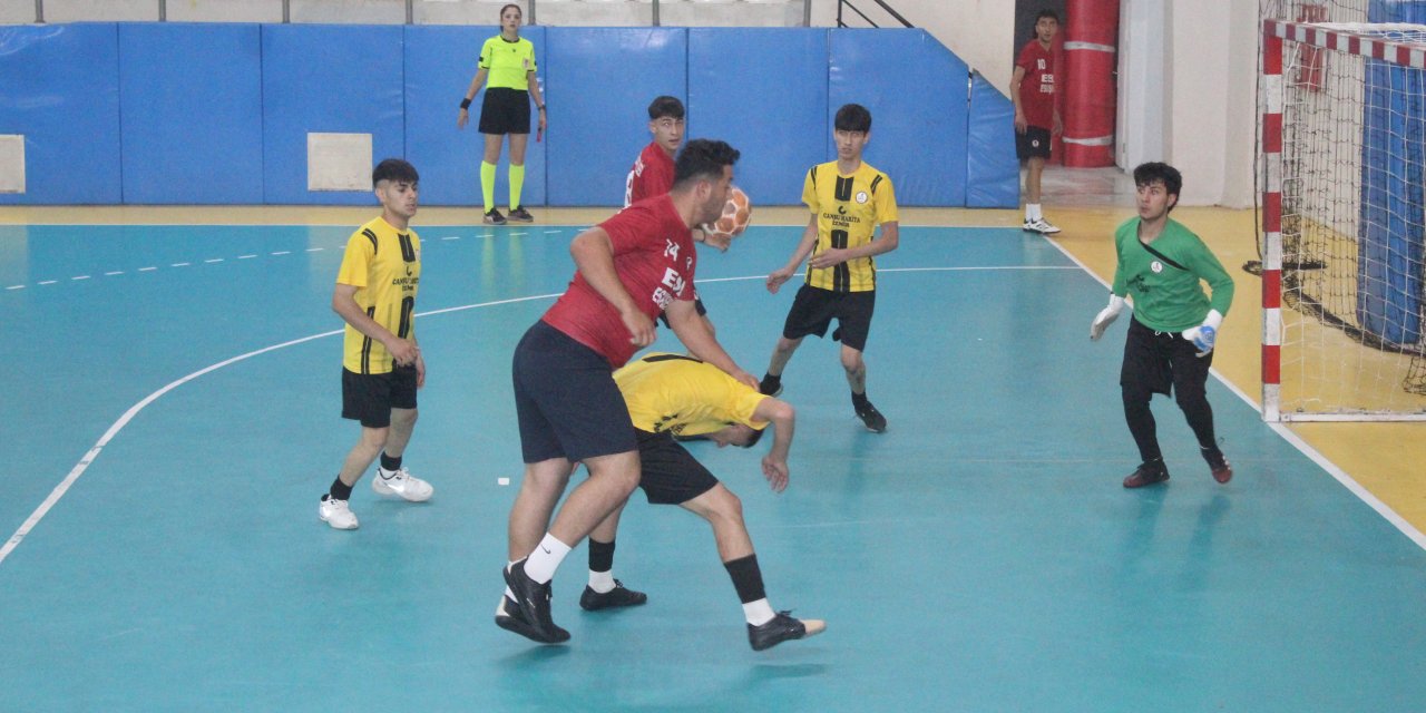 Futsalda ödül günü