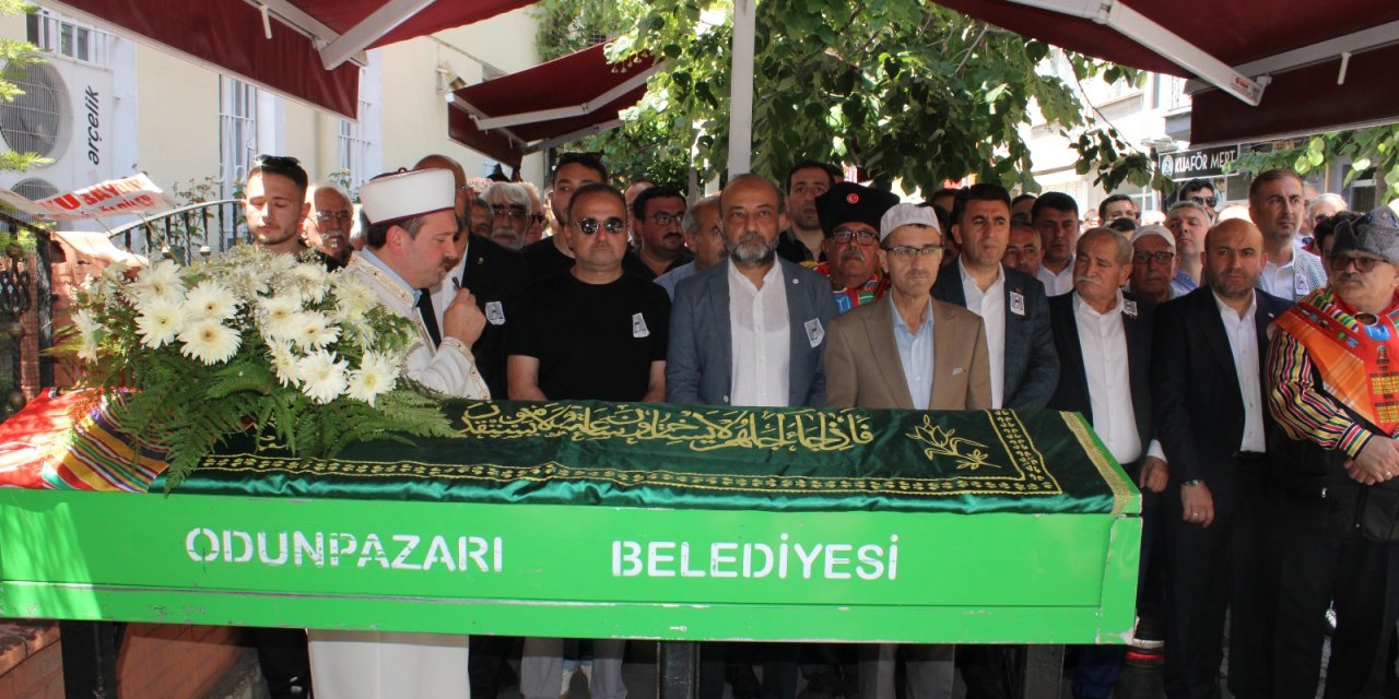 Niyazi Çapa gözyaşlarıyla son yolculuğuna uğurlandı
