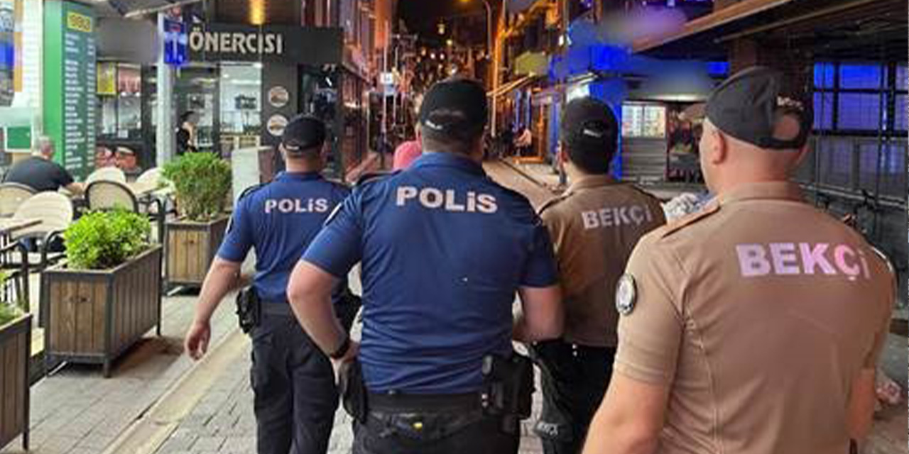 Eskişehir'de polisten "Barlar Sokağı" denetimi: 126 kişiye sorgulama