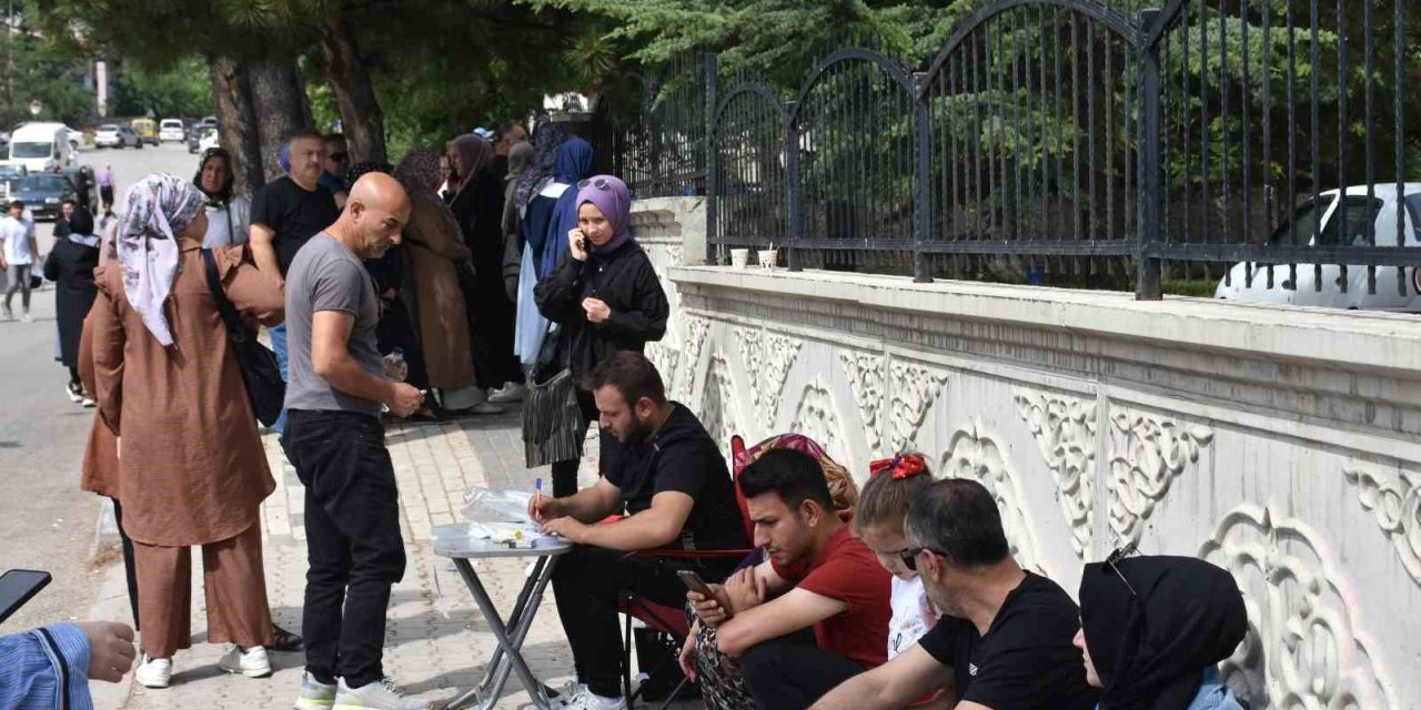 20’ye yakın YKS adayı geleceğini polise borçlandı