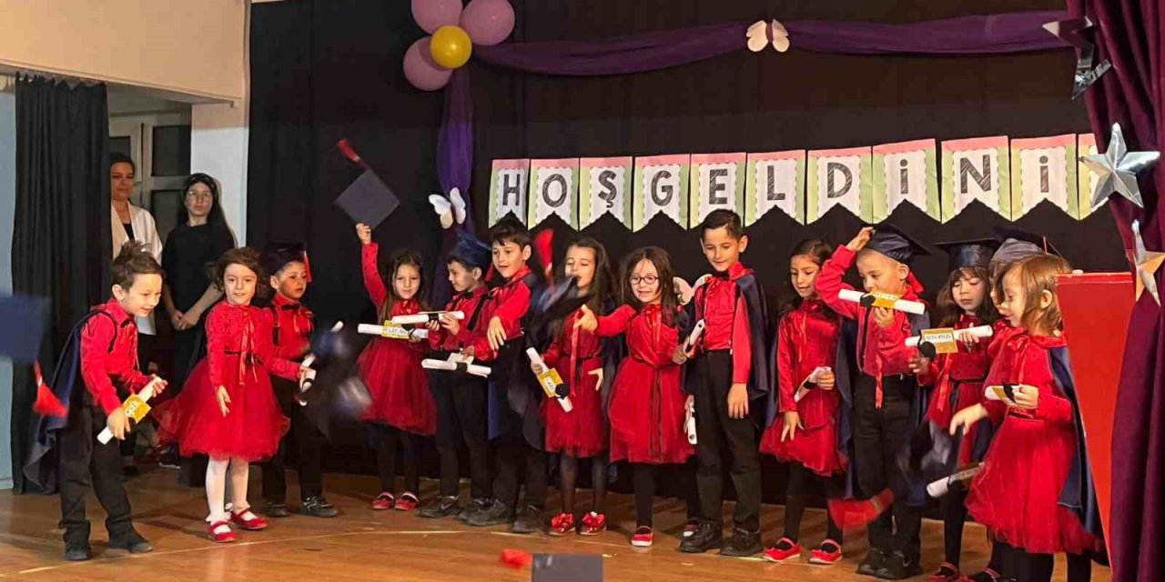 Dumlupınar’da miniklerin yılsonu sergisi