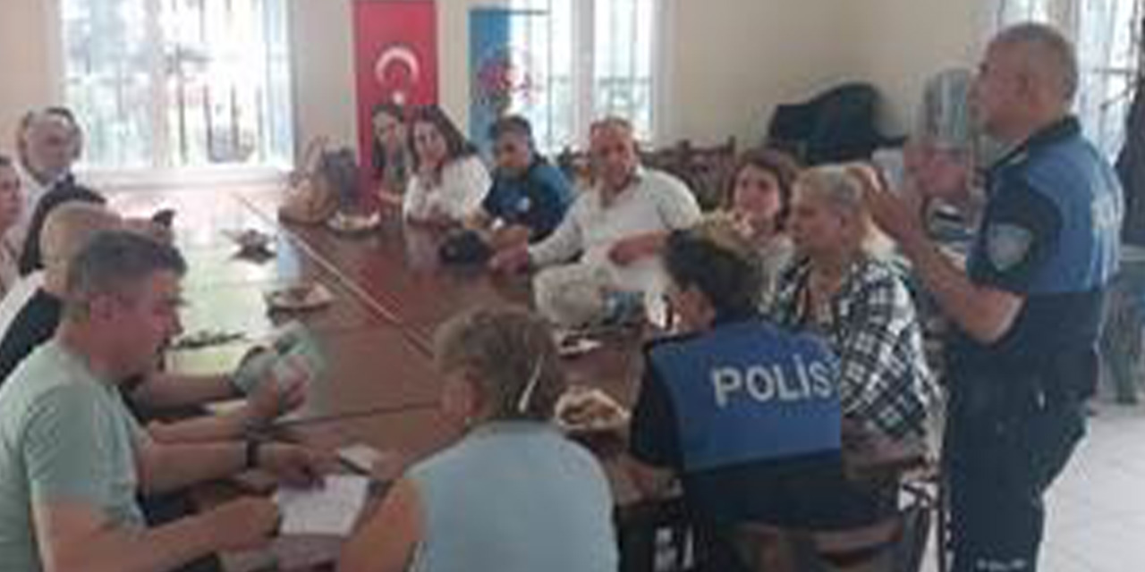 Eskişehir'de polis ekipleri ve muhtarlar toplantı yaptı