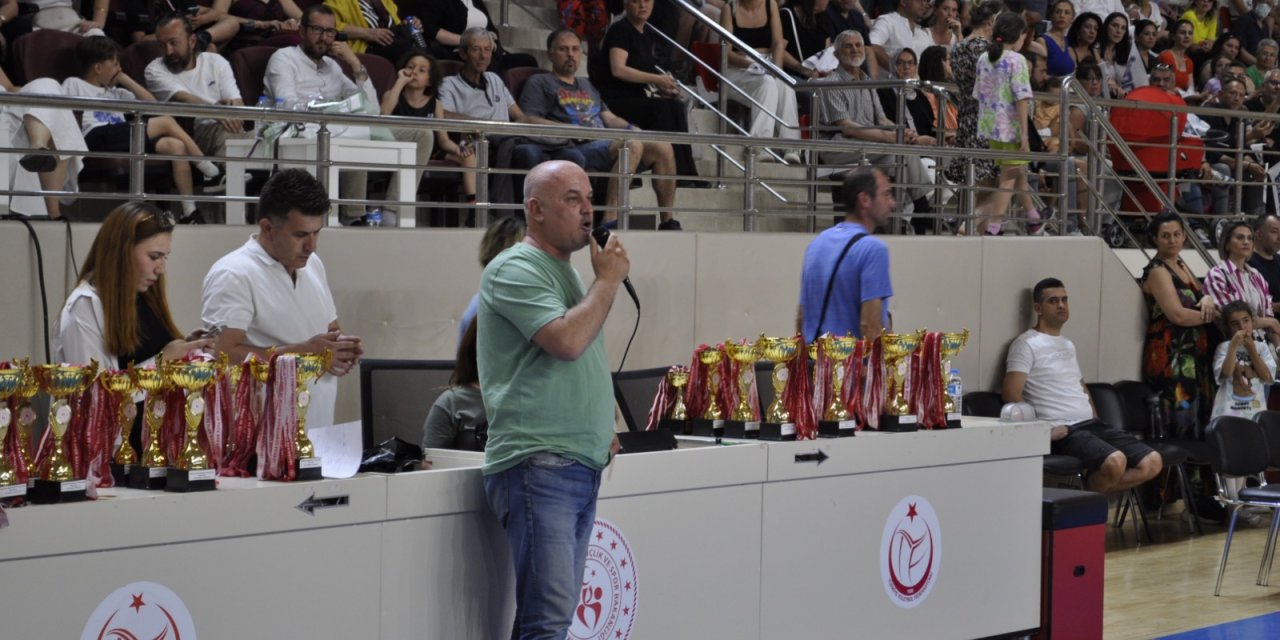 Basketbolda kupalar sahiplerini buldu