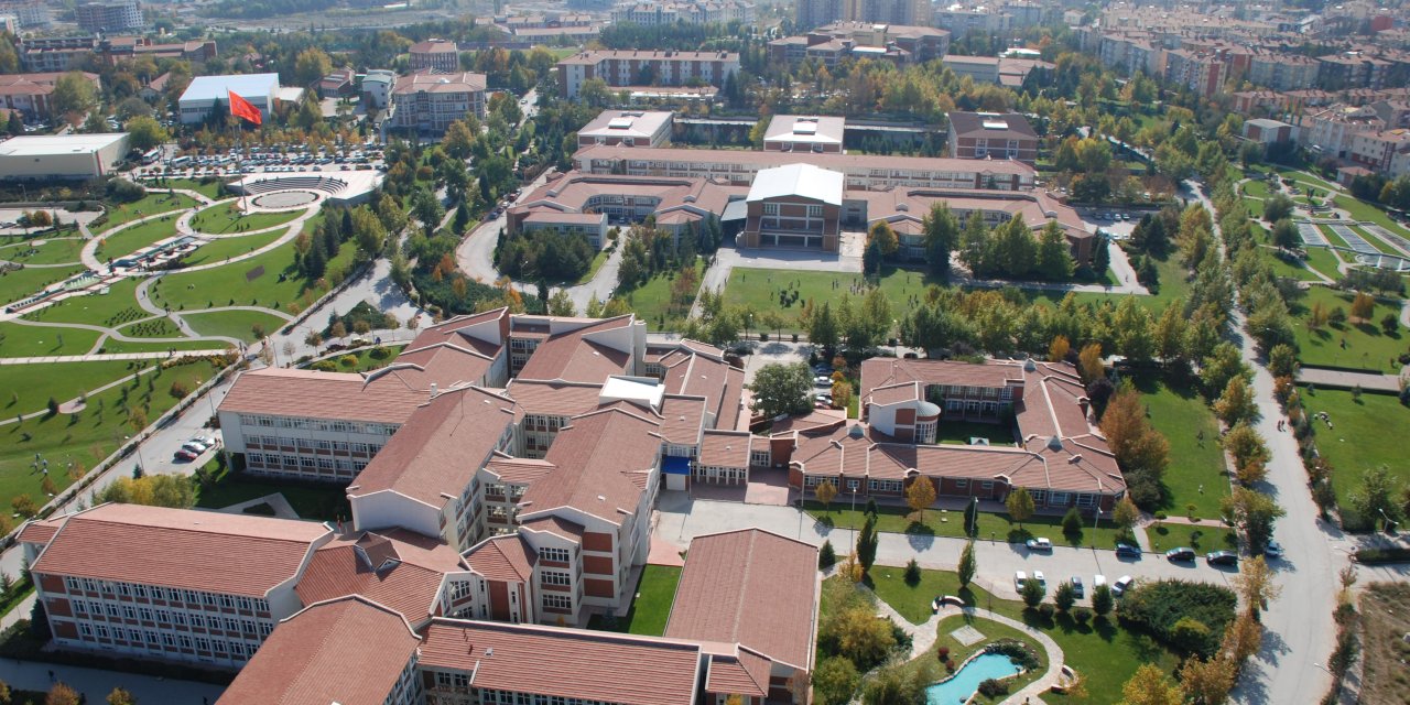 Anadolu Üniversitesi'ne 522 yeni atama yapıldı!