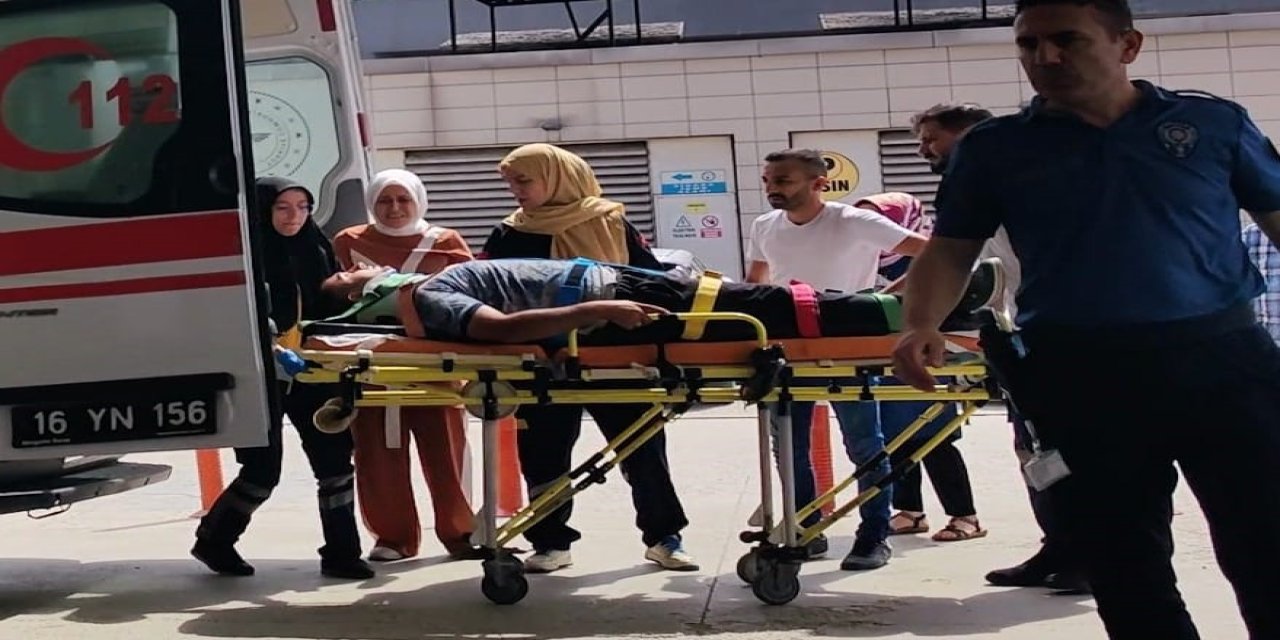Nişanlısının kaza yaptığını gören kadın göz yaşlarını tutamadı