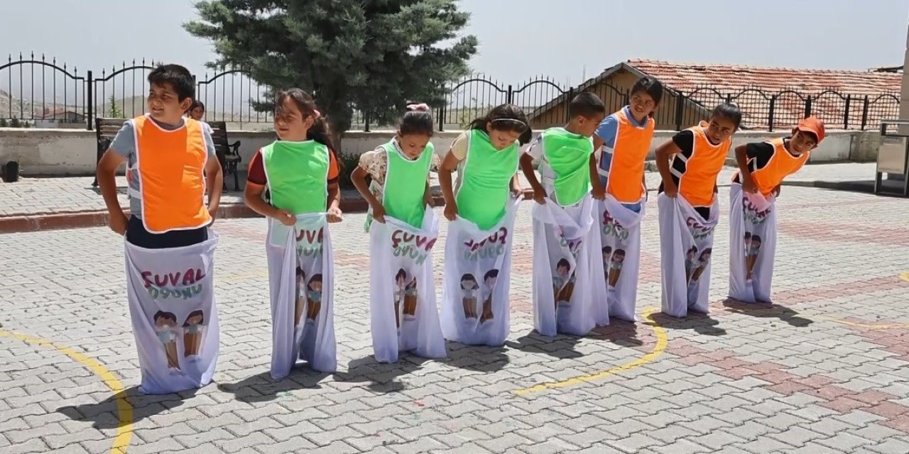 Minik öğrencilerden anlamlı birincilik...