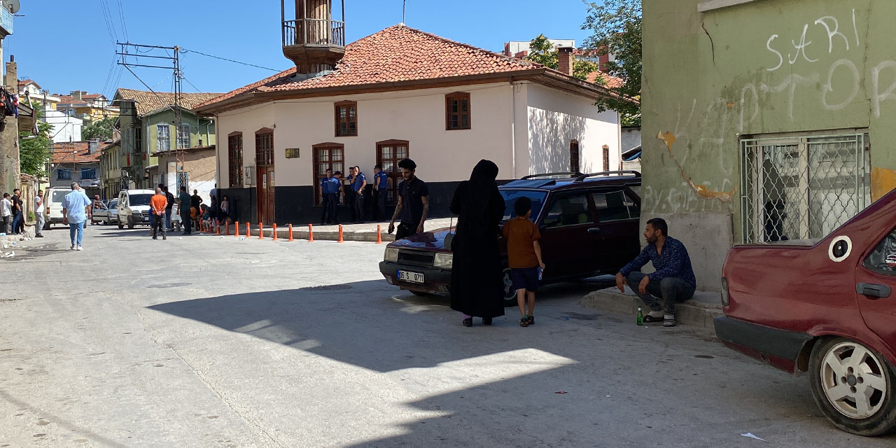Oğlunun tartıştığı 15 yaşındaki çocuğu öldürdü