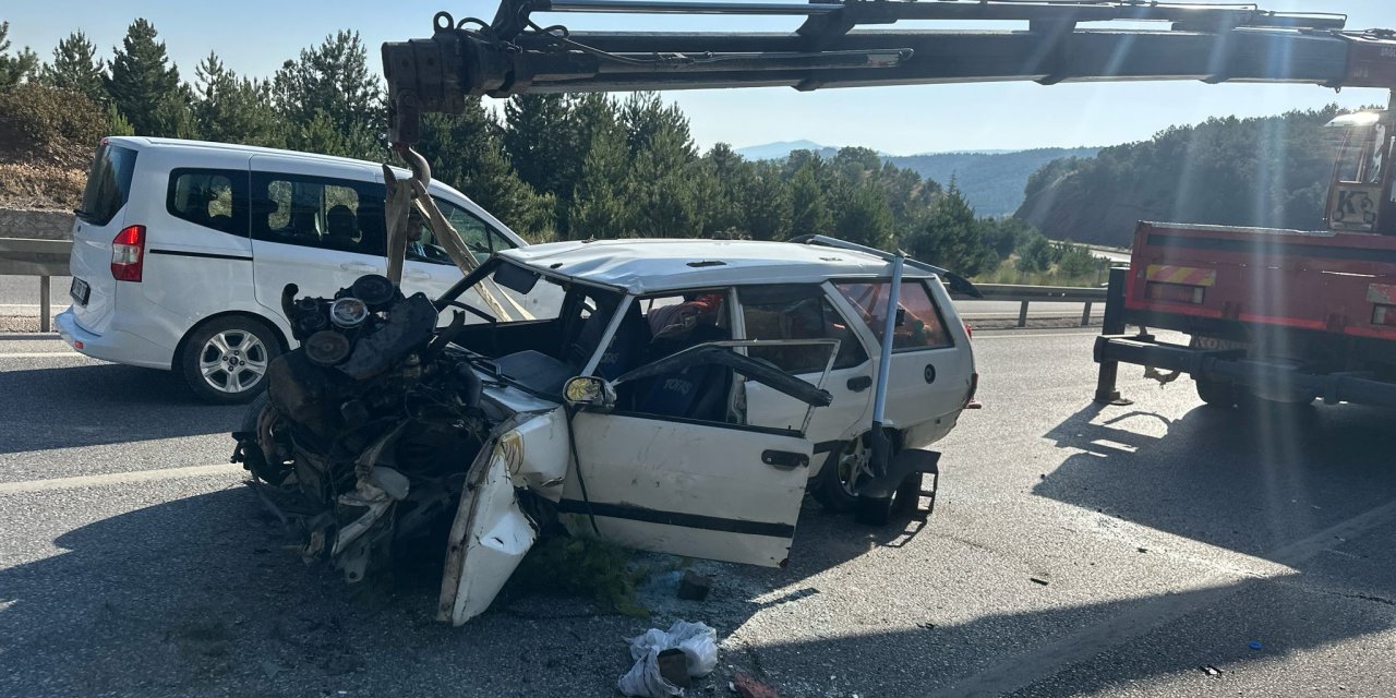 Kontrolden çıkan araç  şarampole girdi: 1'i çocuk 4 yaralı