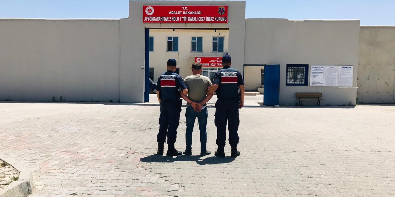 2 ayrı suç kaydı olan şahıs jandarma tarafından yakaladı