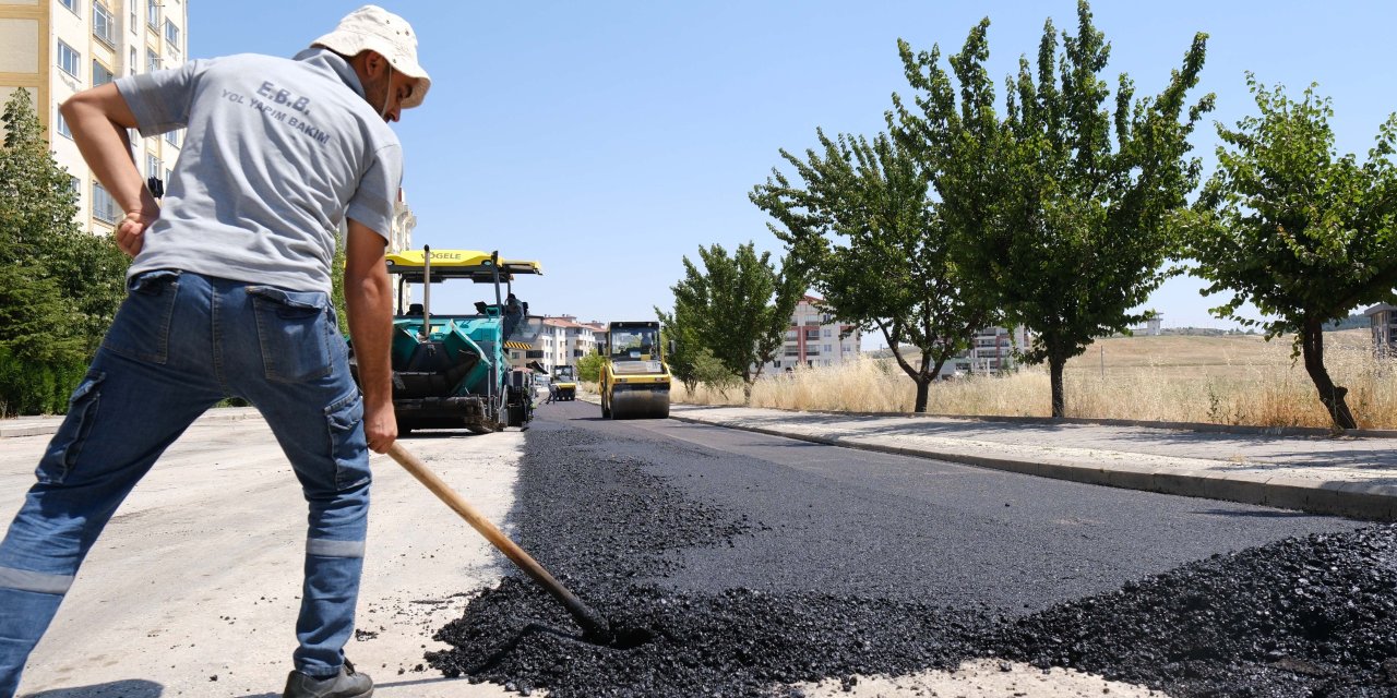 Büyükşehir o mahallede yol onarım çalışmalarına devam ediyor!