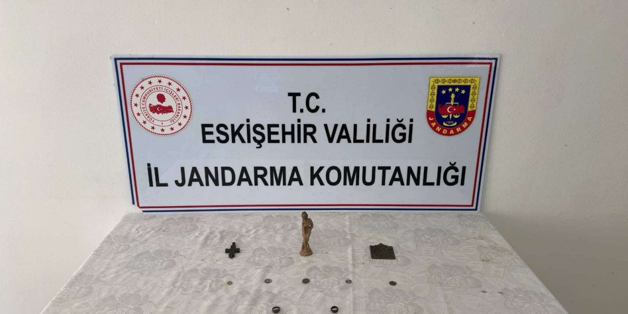 Eskişehir'de tarihi eser kaçakçısı 2 kişi yakalandı