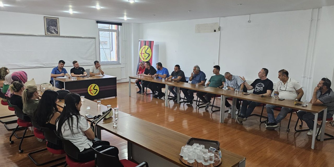 Eskişehirspor altyapısı veliler ile buluştu