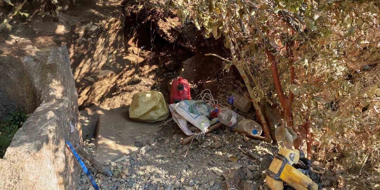 Mersin’de define arayan 6 şüpheli yakalandı