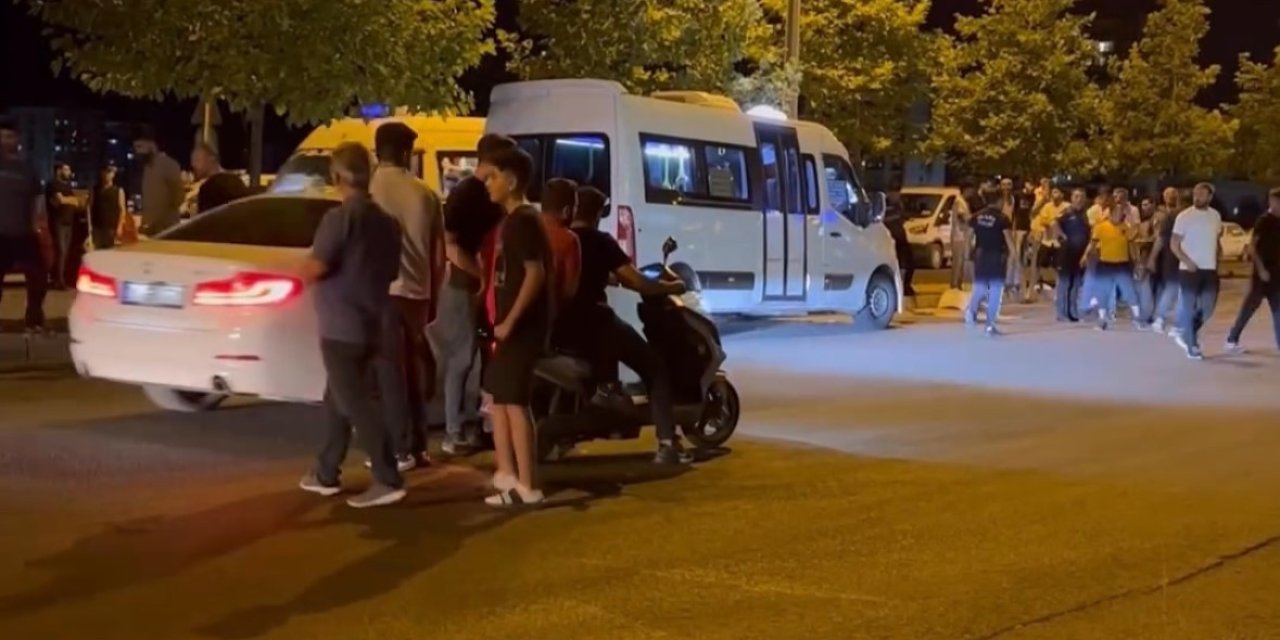 Diyarbakır’da şehir içi minibüsü yayalara çarptı: 1 ölü, 1 ağır yaralı