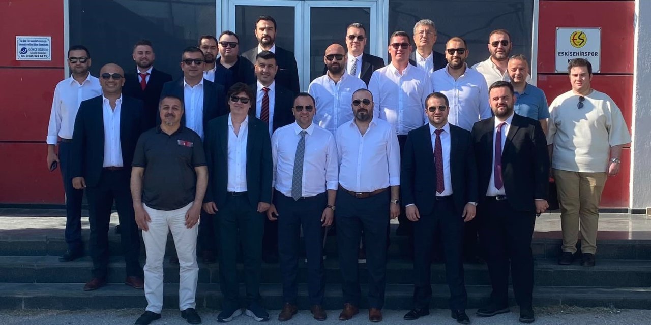 Eskişehirspor'da önemli toplantı: İmzalar, kaynak, altyapı...