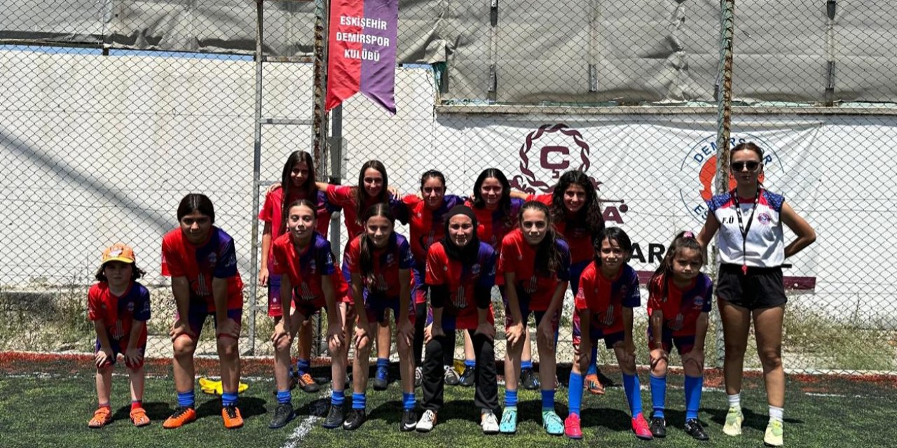 Demirspor kadın futbolunda da var