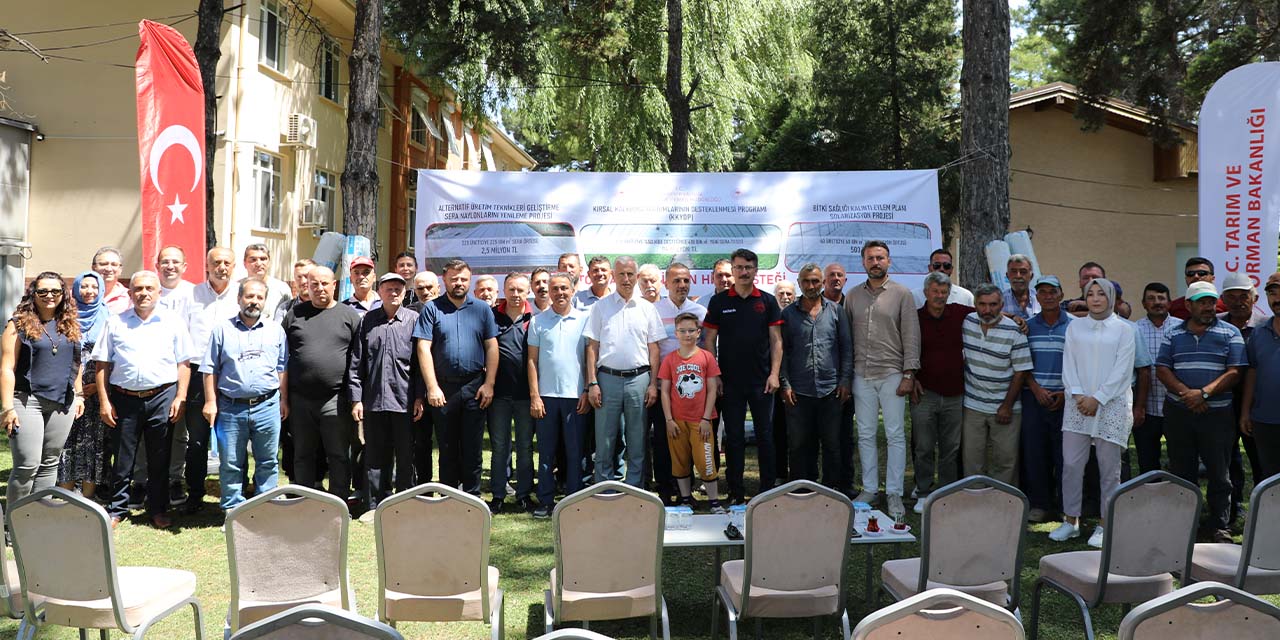 Eskişehir'de çiftçiler yenilenen seralarda üretime devam ediyor