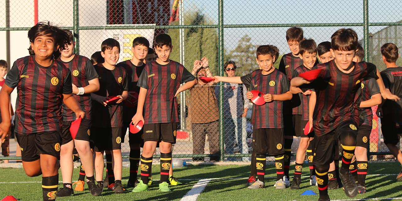 Eskişehirspor tesislerinde futbol şöleni yaşanacak