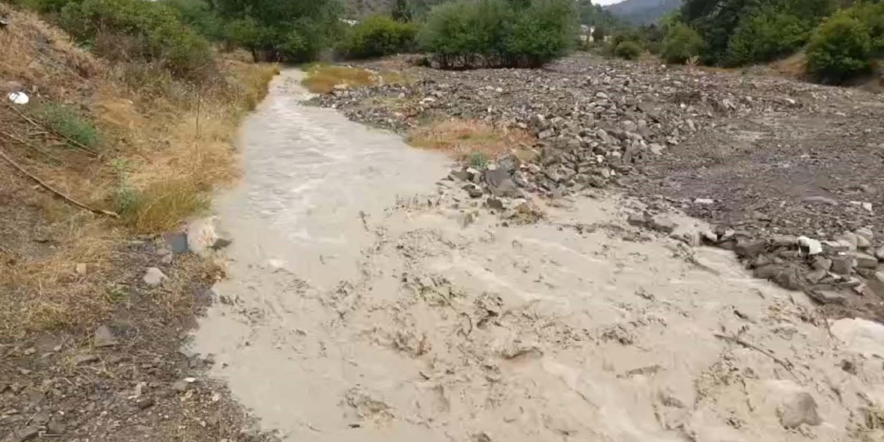 Bolu'da sağanak nedeniyle dereler taştı!