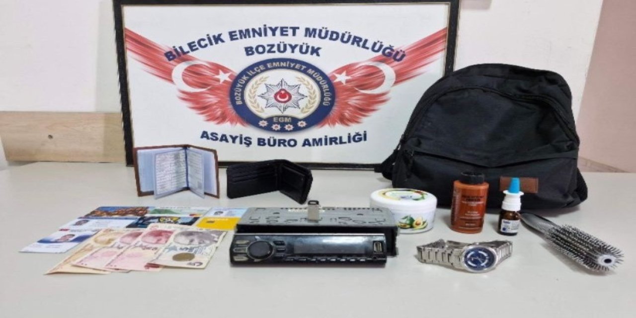 Teyp hırsızı polisten kaçamadı